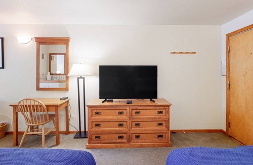 West End Cabin | Lodge ∙ 4 guests