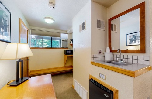 West End Cabin | Lodge ∙ 4 guests