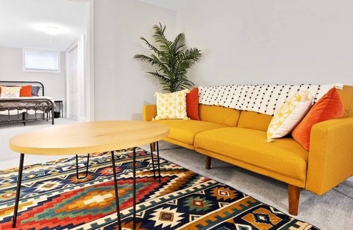 Jewell Heights - Hoffman Heights Apartment | Loftium | Charming 2 BR Hoffman Heights Guest Suite!