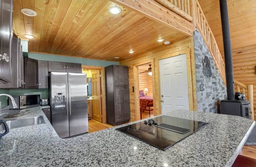Florissant Cabin | Log Cabin, Hot tub, Wood Stove