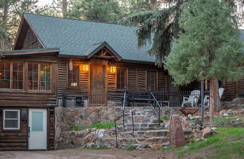 Indian Hills Cabin | ★ Log Haven ★ Red Rocks ★ Game Room ★ Easy Denver Access ★