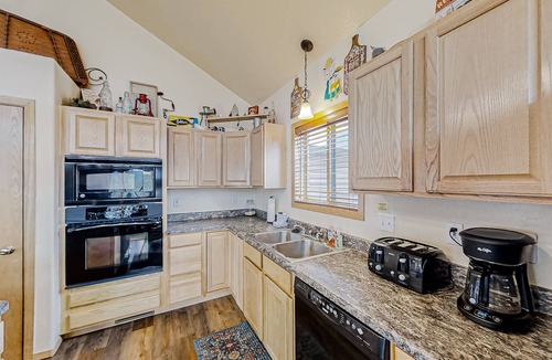 Winter Park Highlands House | Log Home with Mountain Views, Firepit & Gas Fireplace - Quick Drive to Skiing