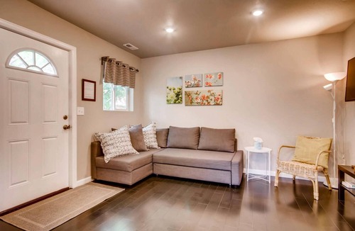 Speer House | Logan Street Urban Refuge - Private Carriage House
