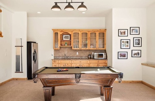 Bailey House | Lone Rock Mountain Retreat w/Views & Private Lake!