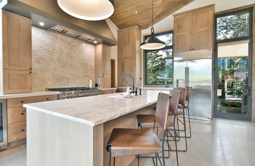 Warrior's Mark West House | Lonestar Lodge: Sweeping Mountain Views, Hot Tub & Patio