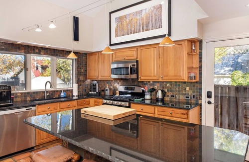 Basalt House | Long term stays [28+ nights] in Basalt w/hot tub & near skiing