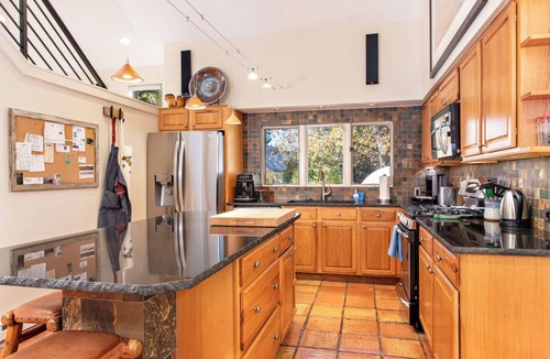 Basalt House | Long term stays [28+ nights] in Basalt w/hot tub & near skiing