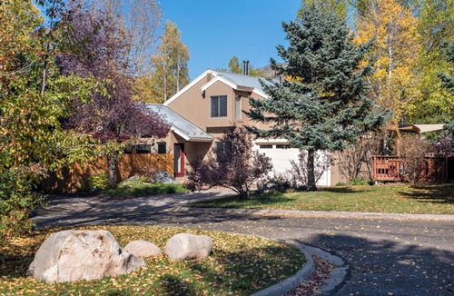 Basalt House | Long term stays [28+ nights] in Basalt w/hot tub & near skiing
