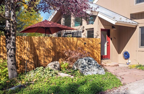 Basalt House | Long term stays [28+ nights] in Basalt w/hot tub & near skiing