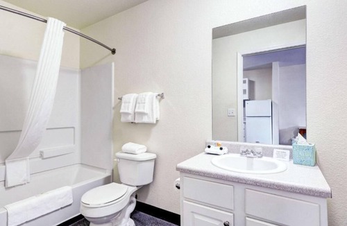 North Westminster House | Looking for a place to call home for a while?