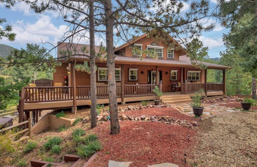 Woodland Park House | Lost Antler Lodge - 3 acres/hot tub/fire pit/close to town