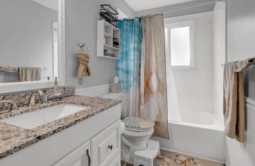 Southeast Colorado Springs House | Lovable Longfellow *12 minutes from airport*
