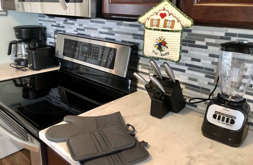 Glenwood Grove - North Iris Condo | ❤Love This Home ! 2B/2B. Quiet Oasis. Fast Wi-Fi, Pet Friendly