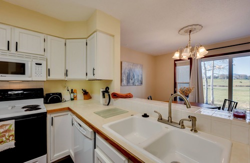 Loveland House | Loveland Townhome: Walkable to Lake & Park!