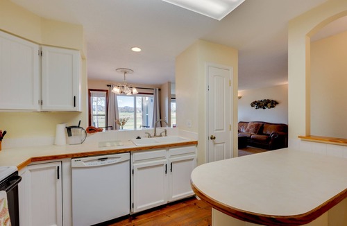 Loveland House | Loveland Townhome: Walkable to Lake & Park!