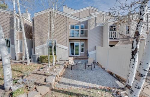 Loveland House | Loveland Townhome Walkable to Lake and Park!