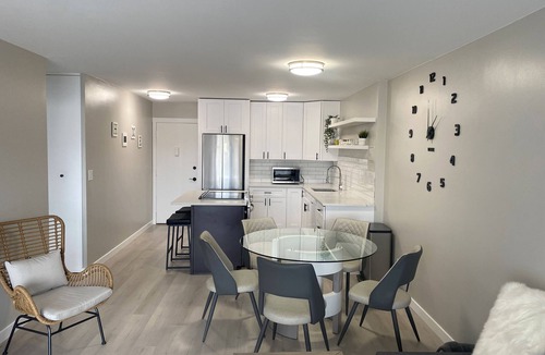 Congress Park Condo | Lovely 1 bedroom condo near shops & dining!