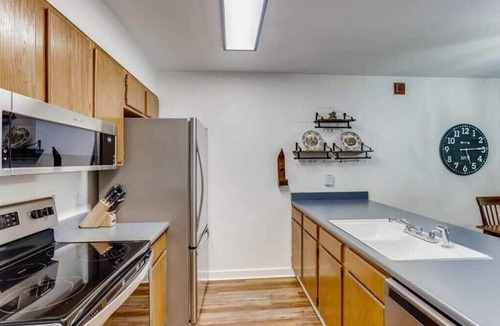 Peak 8 Condo | Lovely 2 BDR Condo - Close to Skiing & Main St!