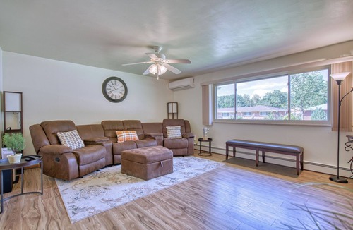 Longmont House | Lovely 3 Bedroom Ranch Style Home in the Heart of Longmont