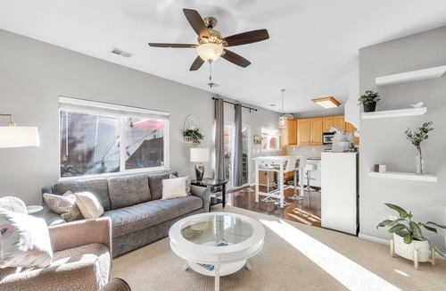Parker House | Lovely 30-Day Boutique 3 Bedroom 3 Bath Furnished Rental