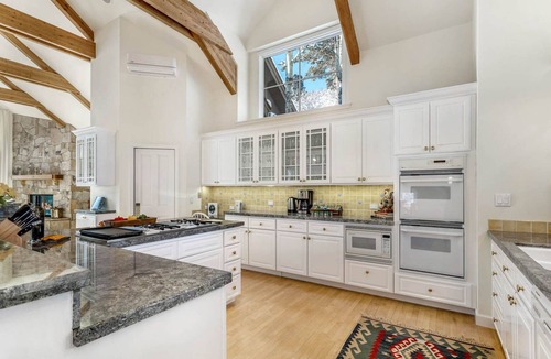 Avon House | Lovely 4 Bedroom Private House on Holden Road in Beaver Creek Village