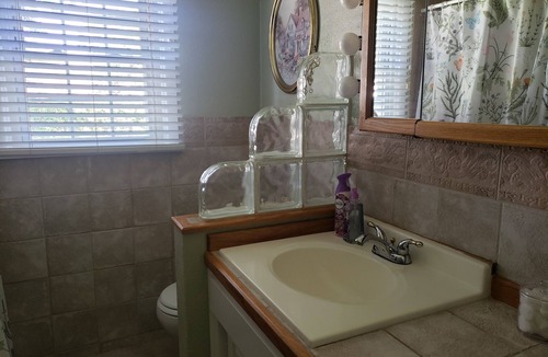 Pueblo House | Lovely and relaxing 2-story in Belmont