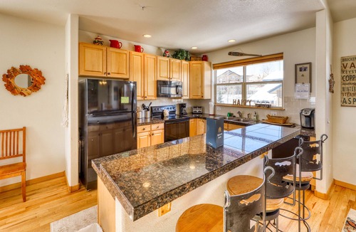 Wildernest Condo | Lovely Condo with Commanding Mountain Views, Fireplaces, and WiFi