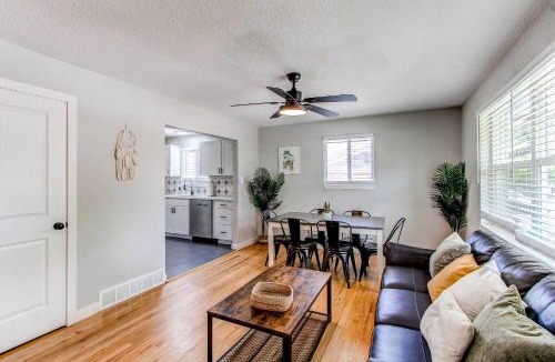 Northglenn House | Lovely family home in Northglenn with fenced yard and bonus room