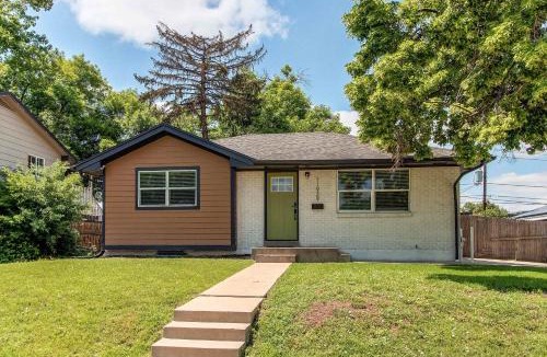 Northglenn House | Lovely family home in Northglenn with fenced yard and bonus room