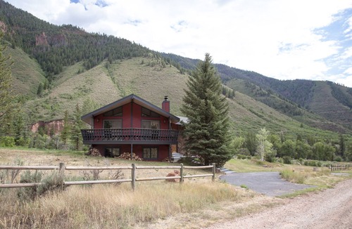 Basalt House | Lovely Home situated along the beautiful Frying Pan river.