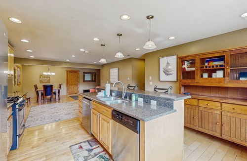 Summit Cove House | Lovely Home W/Private Hot Tub, Mtn Views & Free WiFi - Close to Keystone Skiing