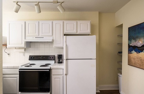 Capitol Hill Apartment | Lovely monthly rental in heart of Cap Hill!