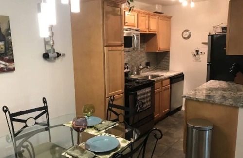 Glenwood Grove - North Iris Condo | Lovely, Remodeled, Zen-like, 1-bdrm. Condo!