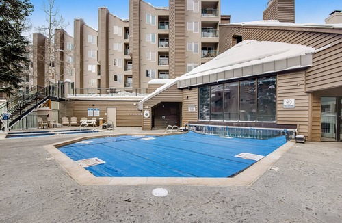 Winter Park Apartment | Lovely Studio Home w/Shared Hot Tub & Pool + Free WiFi/Game Room/Ping-Pong Table