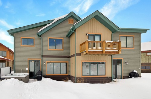 Tabernash House | Lovely Tabernash mountain home! PRIVATE hot tub, air hockey + shuffle board