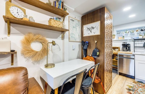 Manitou Springs Apartment | 'Lovers Lane Chalet' Dtwn Manitou Springs Studio!
