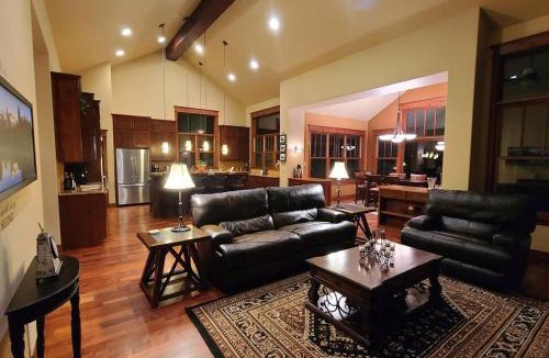 Cerise Ranch Villa | Low Tax Luxe Mountain Getaway by Aspen