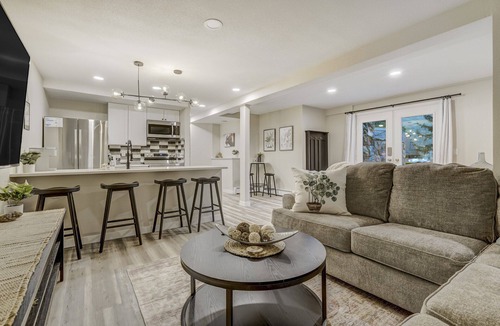 Cascade House | Lower Stone Lodge | Hot Tub| Game Room| Lower Unit