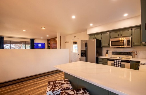 Durango West House | Luck Lodge: Spacious 5br 10m from Main Street with Hot Tub