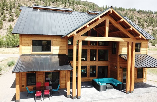 Rio Vista Estates House | Lucky Duck on Rio Grande River with Hottub & 5 Bathrooms