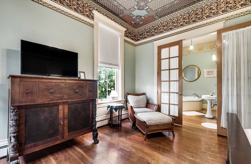 Highland Bed & Breakfast | Lumber Baron Inn