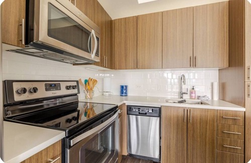 Cherry Creek House | Lux Living in Cherry Creek Rooftop Pool and Free Parking