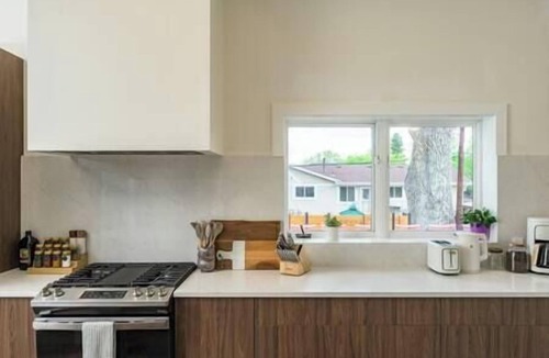 Applewood Villages House | Lux Pool House! Hot Tub, Fire Pit, Mini Putt, Game Room!