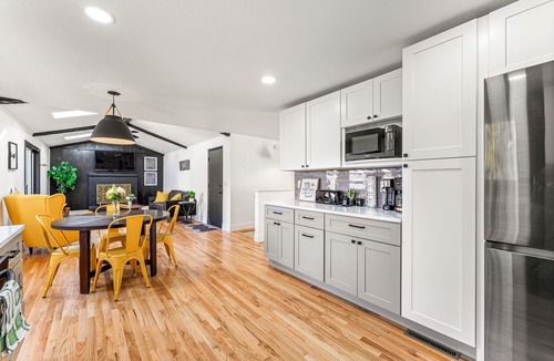 Littleton House | Lux & Stylish Family friendly, H Tub, Wi-Fi, EV CHARGE POINT