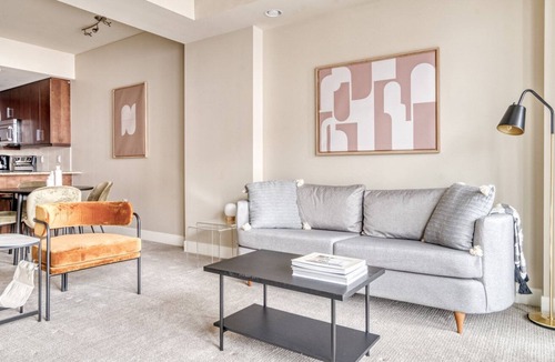 Cherry Creek Apartment | Luxe Cherry Creek 1BR w/ Sauna & Theater, near shopping, by Blueground