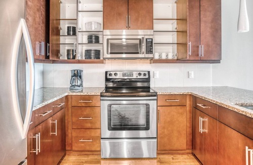 Cherry Creek Apartment | Luxe Cherry Creek 1BR w/ Sauna & Theater, near shopping, by Blueground