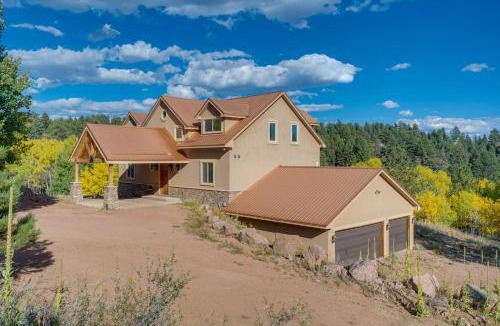 Florissant House | Luxe Florissant Home with Pikes Peak Views!