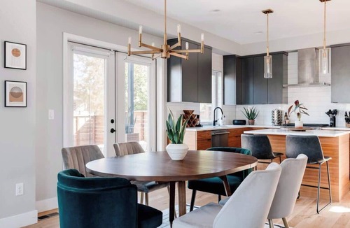 West Colfax House | Luxe Getaway | Yard + Roof Deck | 4 Story Townhome