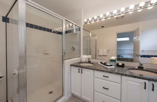 Old Town Apartment | Luxe Home Minutes To Skiing Hot Tub