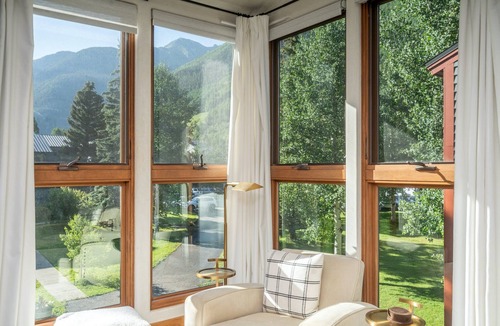 Telluride Condo | Luxe Lodge Life | Walk to Ski, Trails & Town | Park Like Setting